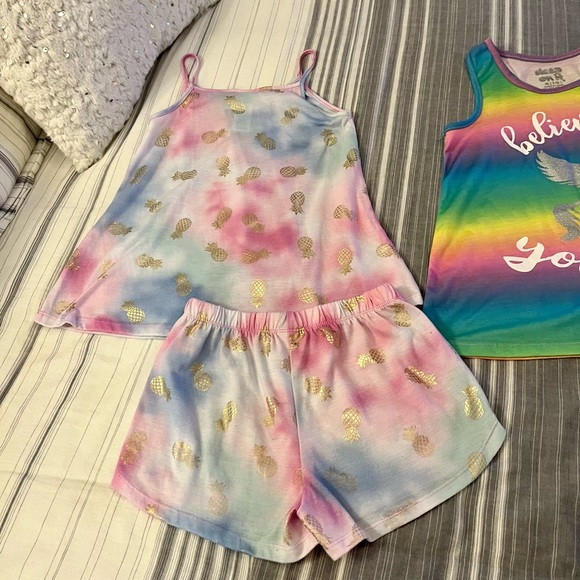 2 LITTLE GIRLS SIZE 7/8 2-PIECE PAJAMAS SET - Picture 4 of 10